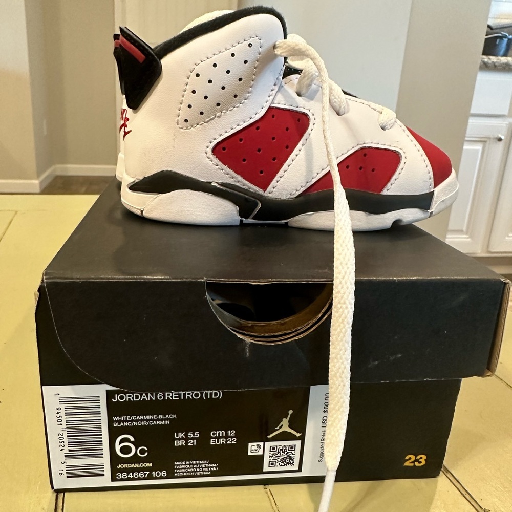 Kids Nike Jordan 6 retro size 6